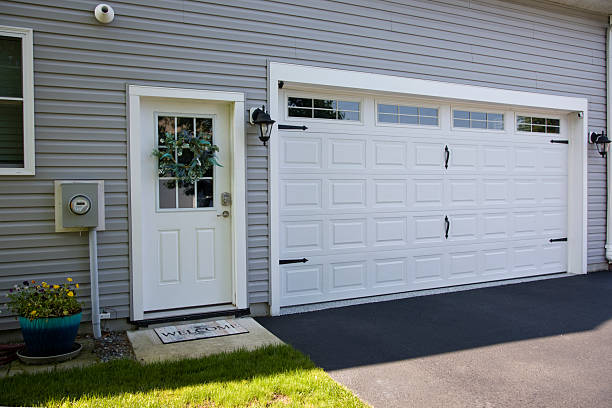 24/7 Emergency Garage Door Panel Replacement experts in Siena College, NY